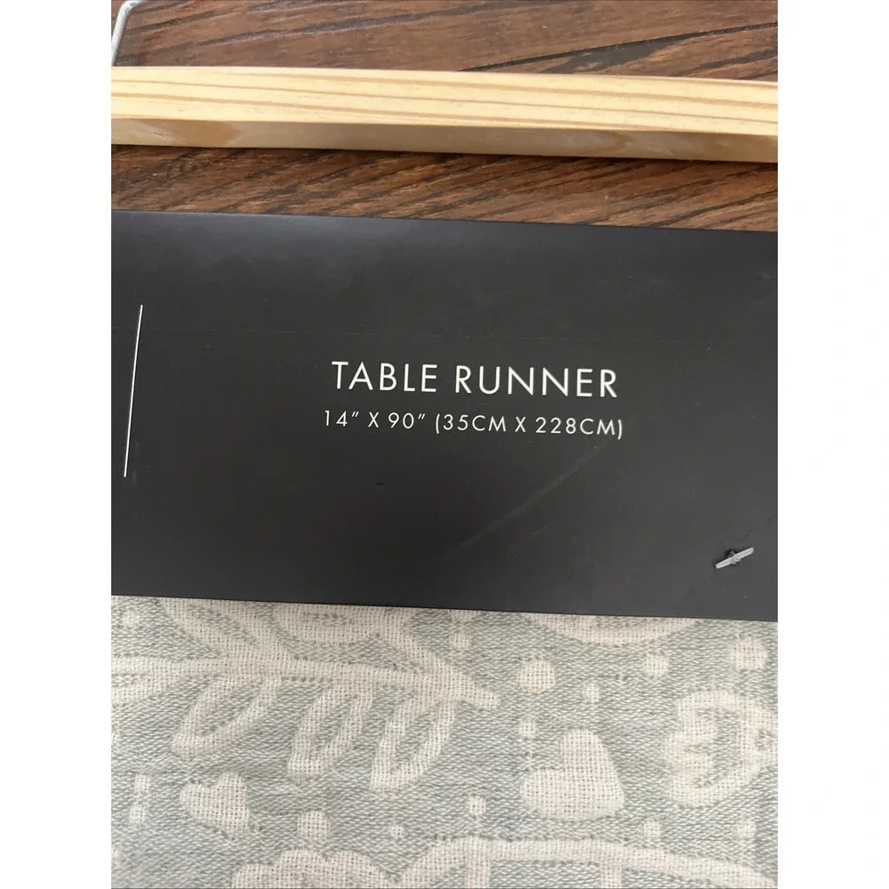 Tahari Table Runner 14
